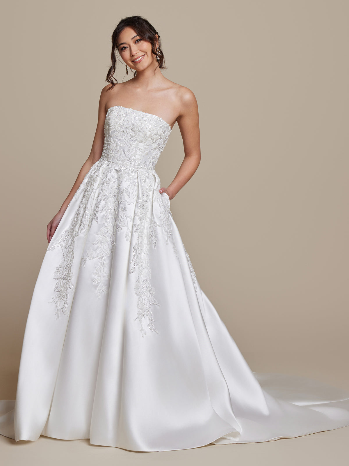 Belle Ivory Wedding Dress with Pockets - Avery Austin Ivory / 6