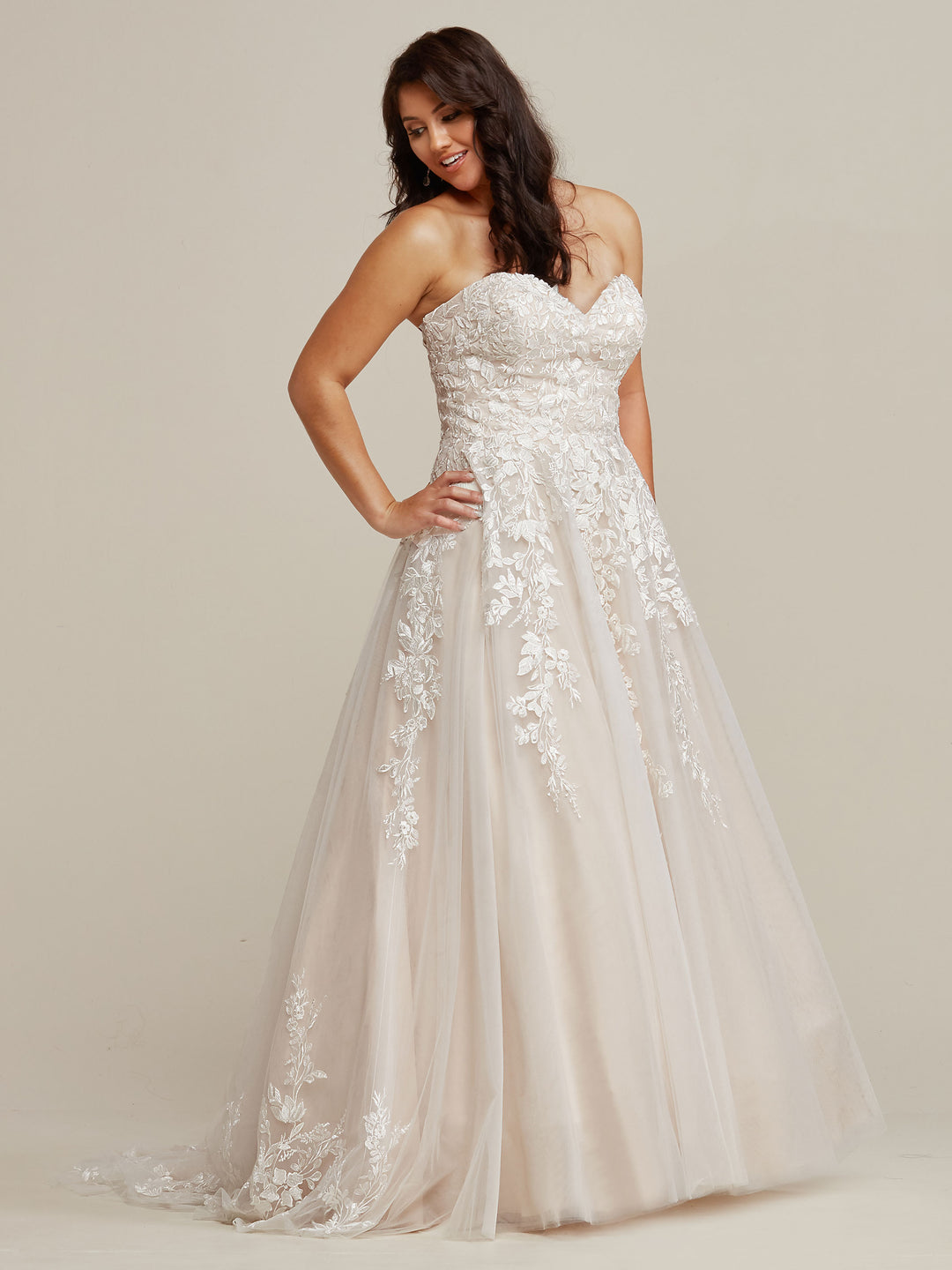 Plus-Size Sweetheart Wedding Dresses - Avery Austin Plus-Size Sweetheart Wedding Dresses - Avery Austin