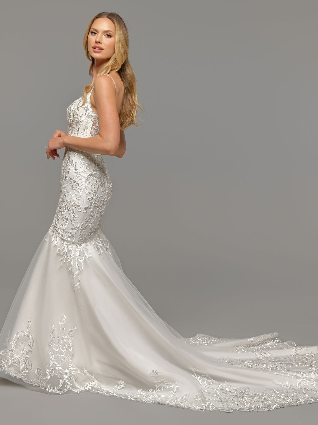 Blair Lace Fit-And-Flare Wedding Dress - Avery Austin Ivory/Sand / 12