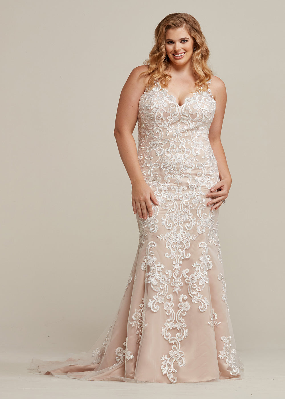 Fit-and-Flare Wedding Dress with Keyhole Open Back – Avery Austin