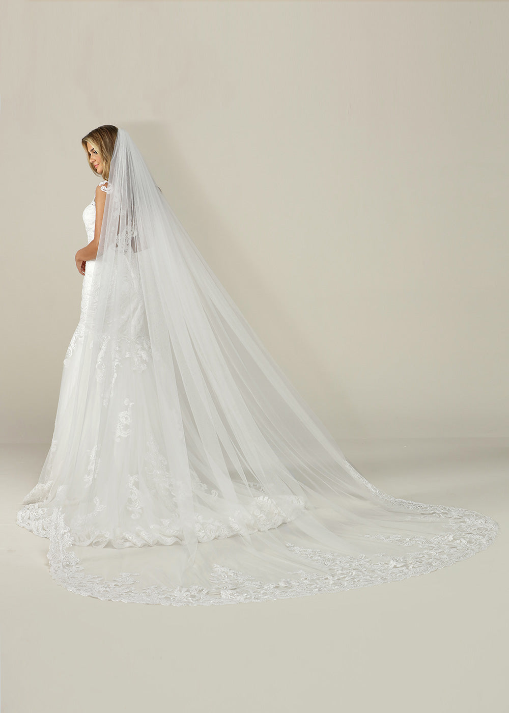 Gianna Veil Veils – Avery Austin