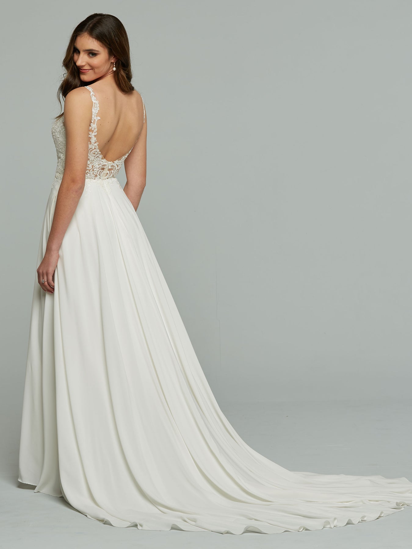 Ivory Skye Wedding Dress with Pockets - Avery Austin