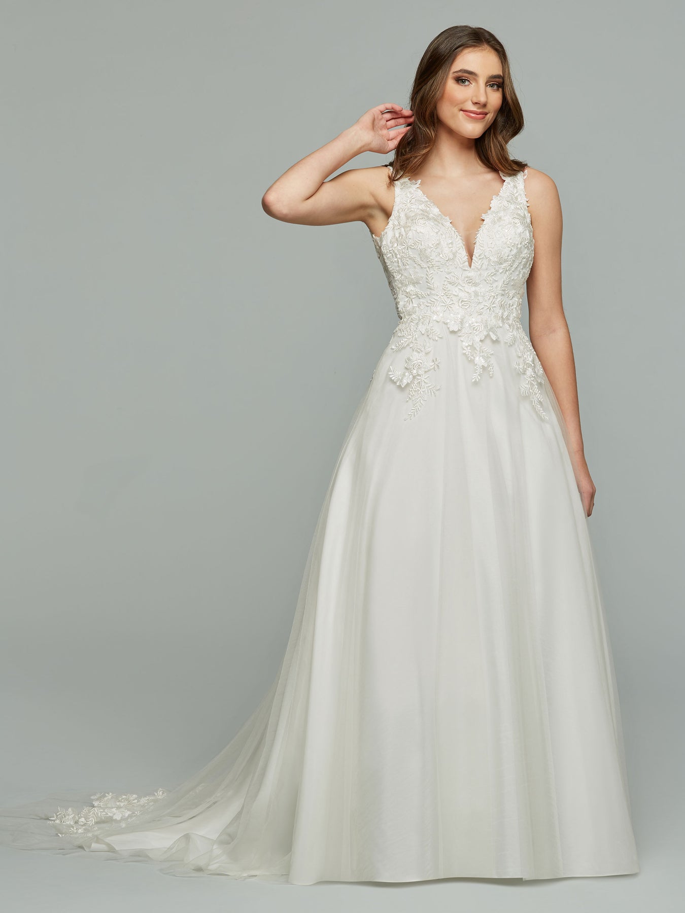 Aspen Open-Back Ivory Wedding Dress in Lace and Tulle – Avery Austin