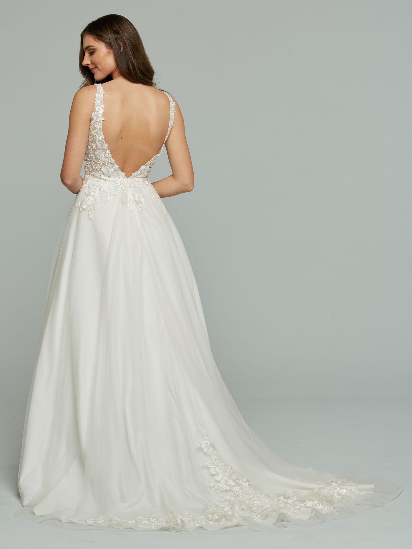 Aspen Open-Back Ivory Wedding Dress in Lace and Tulle Ivory / 4 Aspen Open-Back Ivory Wedding Dress in Lace and Tulle Ivory / 4