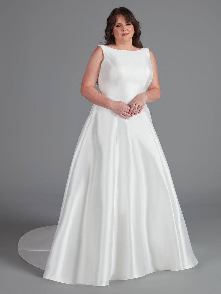 A woman wears Avery Austin&