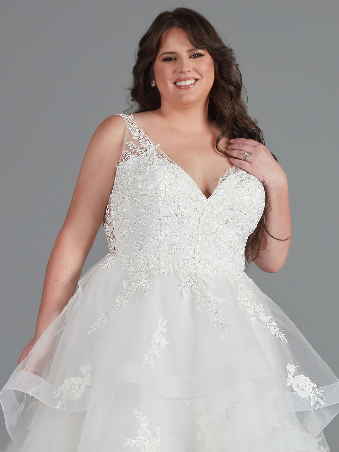 chinese dress ladies Valencia Tulle Wedding Dress with Lace