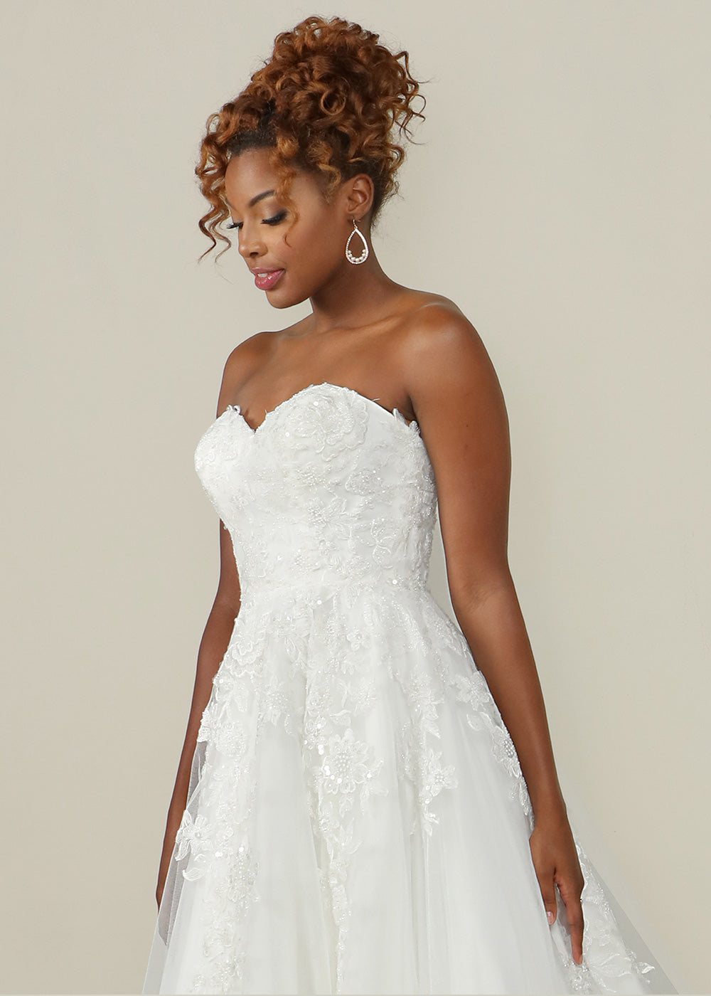 London Ivory Lace and Tulle Ball Gown Wedding Dress Ivory / 8 London Ivory Lace and Tulle Ball Gown Wedding Dress Ivory / 8