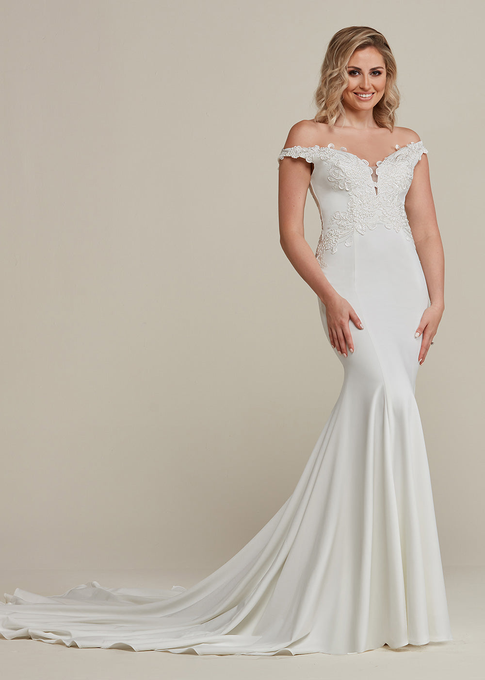 Sienna Wedding Dress – Avery Austin