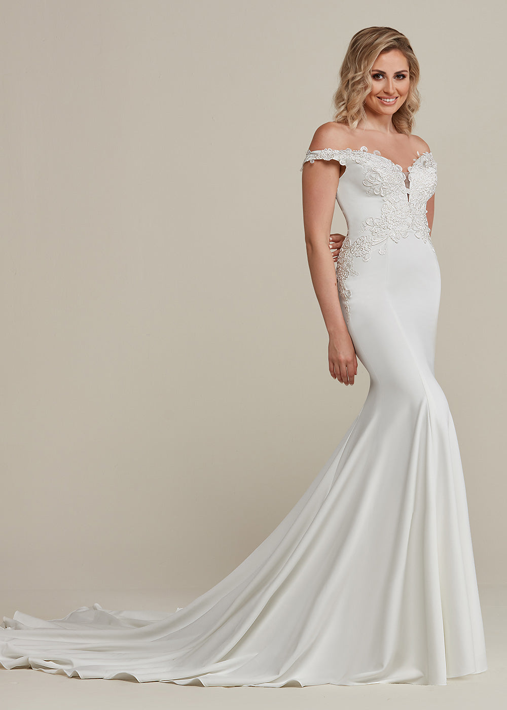Sienna Wedding Dress – Avery Austin