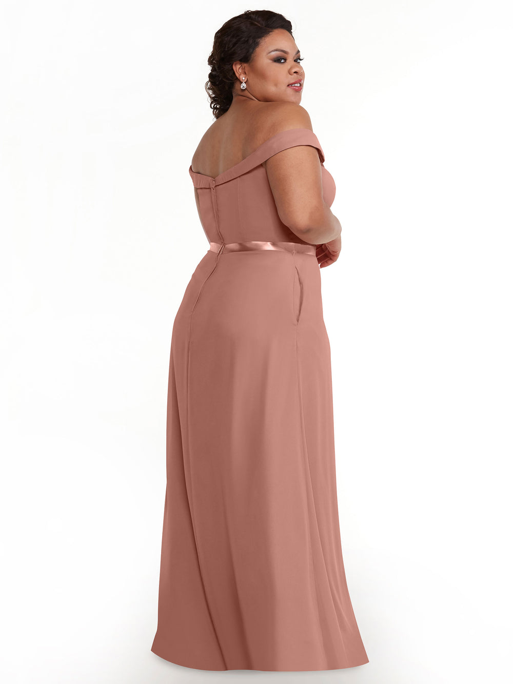 Plus-Size Bridesmaid Dresses in Pink - Avery Austin Plus-Size Bridesmaid Dresses in Pink - Avery Austin