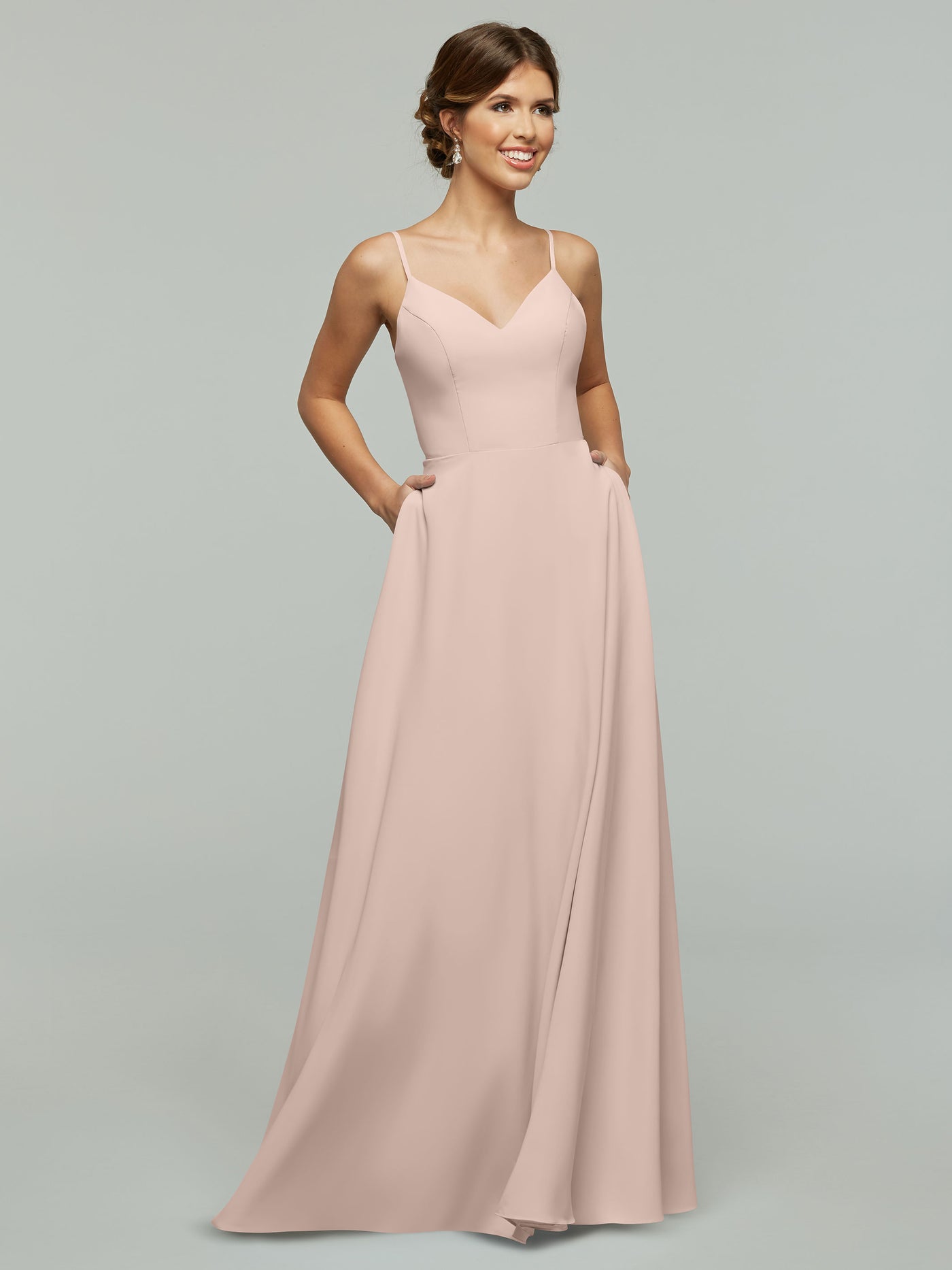 flowy stretchy dress A flowy maxi dress that nails the balance: effortlessly comfortable, undeniably stunning. The extra-stretchy smocked bodice hugs every curve without a fuss. No zippers. No adjusting. Just put her on and go