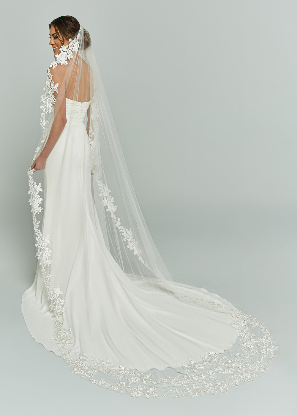 【C15261】VEIL 1.5 LESSON 01 Cathedral Veil with Lace Appliques – Avery Austin