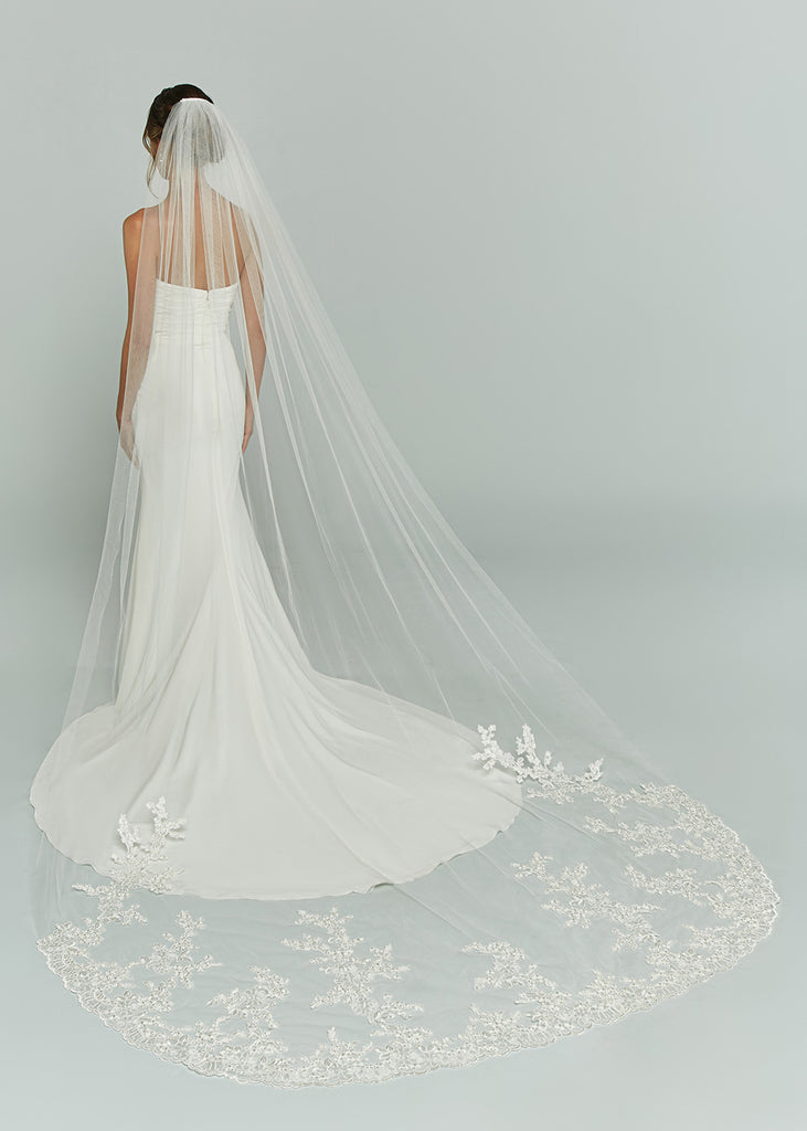 【バオバブの木】MANY WAY AIRY VEIL DRESS V1020 – Avery Austin